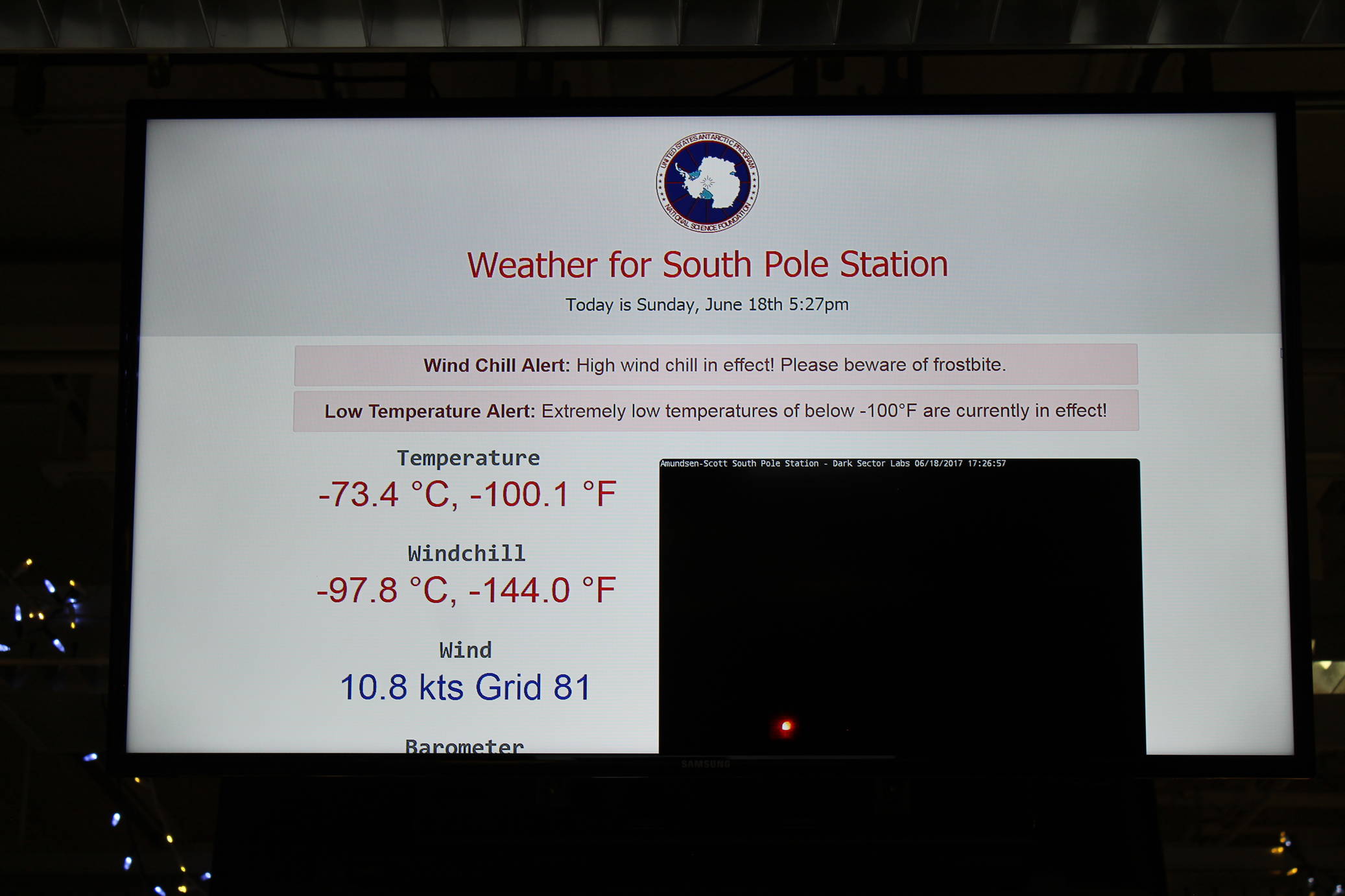 Record low temperatures on midwinter day: -73 °C (negative 100 Fahrenheit) (Photo: Dave Riebel)