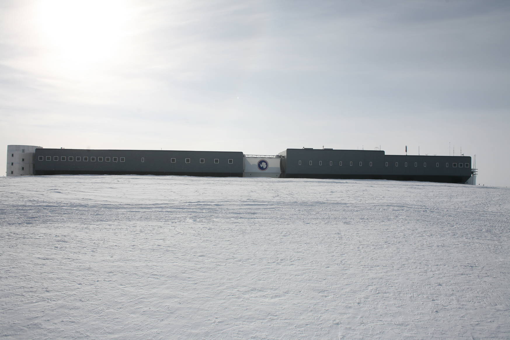 View of the station (living quarters, offices, galley, gym, etc).